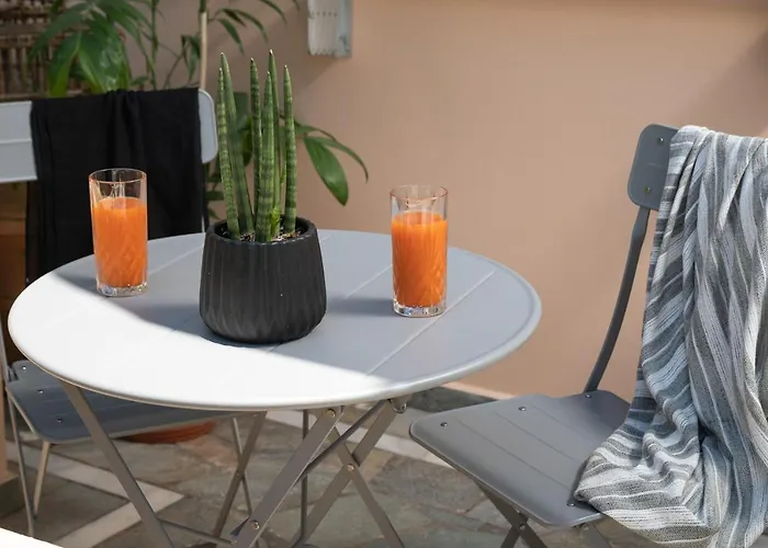 Nomas Lifestyle Living *