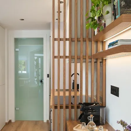 Nomas Lifestyle Living-Private Parking Apartment *