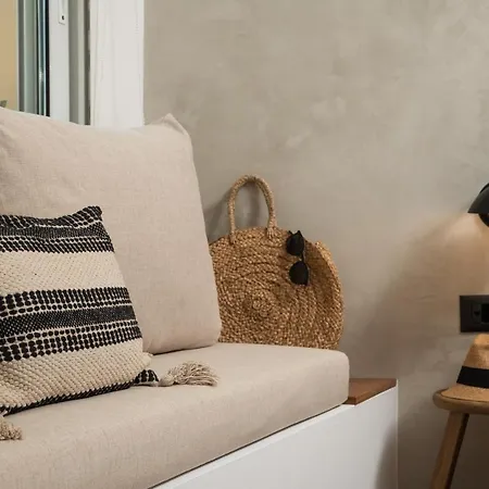Nomas Lifestyle Living-Private Parking