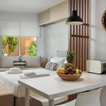 Nomas Lifestyle Living Апартаменти